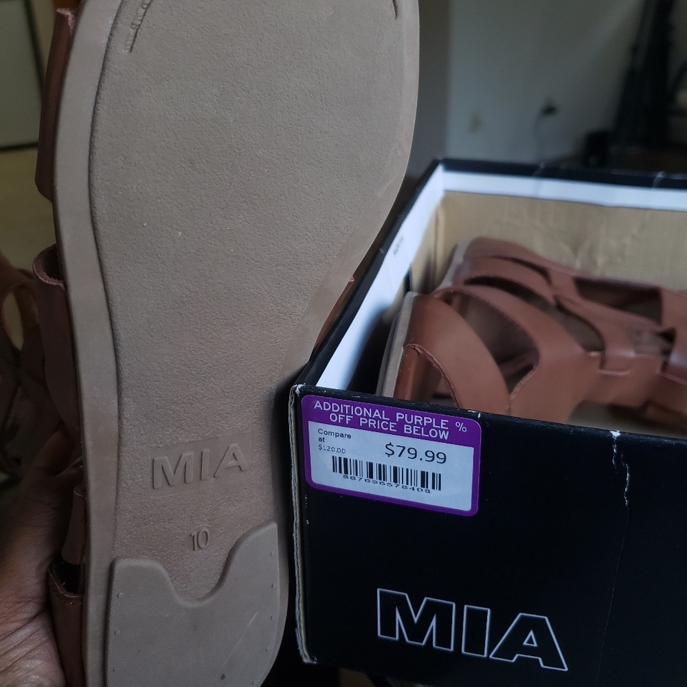 Sandals - Picture 2 of 2